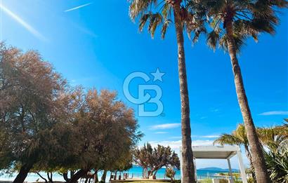Çeşme Altın Evlerde Boyalık Plajında Denize Sıfır Kiralık 5+2 Ev