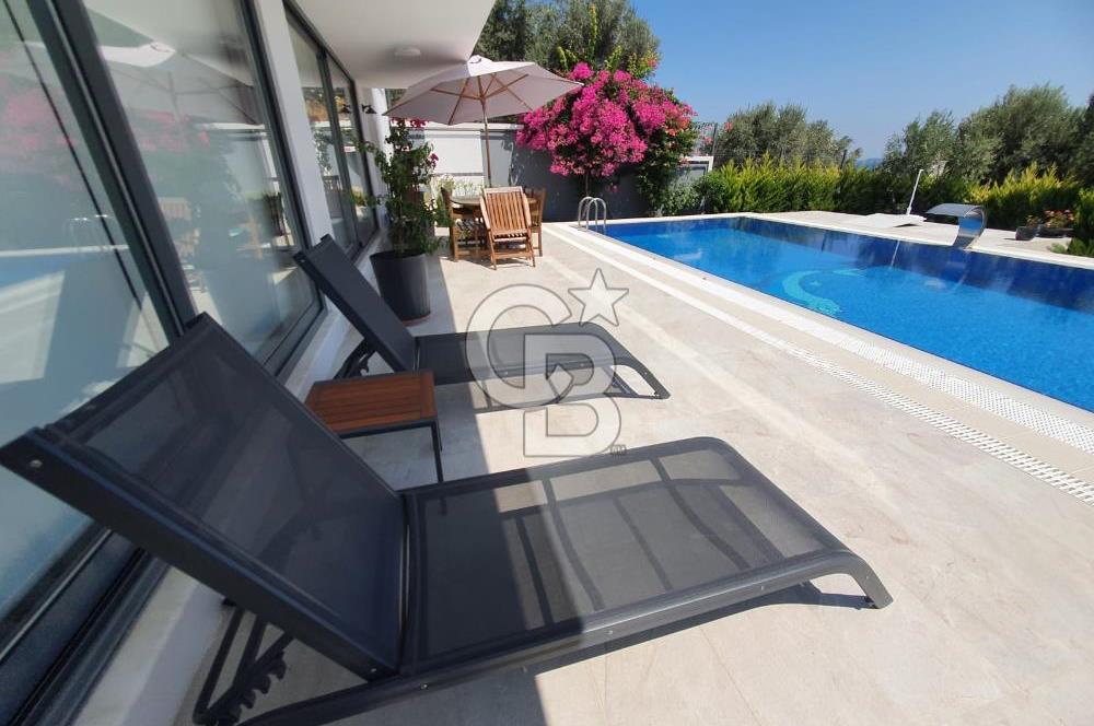 URLA İSKELE MAHALLESİNDE 5+2 VİLLA