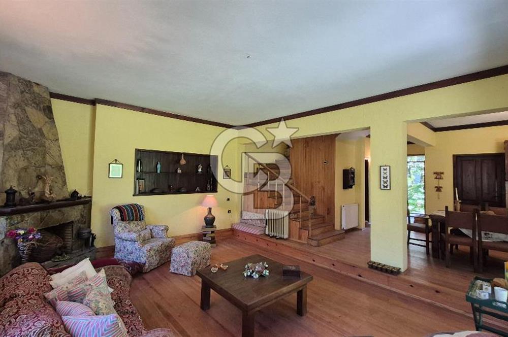 SAPANCA İPEKYOLU CADDESİ ÜZERİNDE 1.241M2 BAHÇELİ SATILIK VİLLA