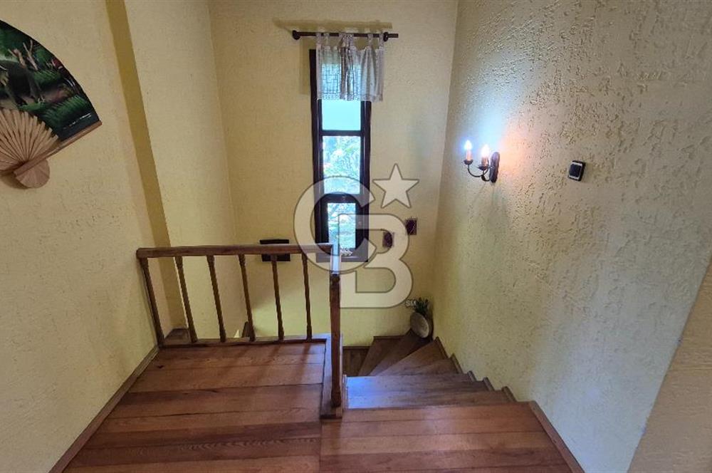 SAPANCA İPEKYOLU CADDESİ ÜZERİNDE 1.241M2 BAHÇELİ SATILIK VİLLA