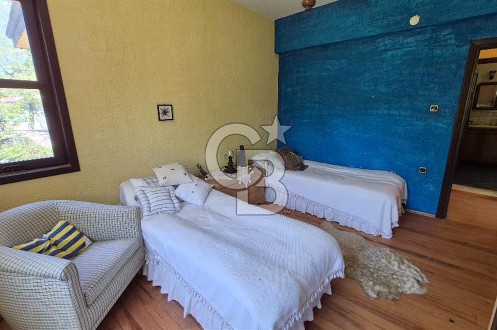 SAPANCA İPEKYOLU CADDESİ ÜZERİNDE 1.241M2 BAHÇELİ SATILIK VİLLA