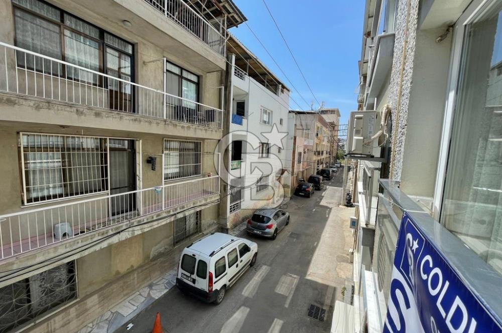 BAYRAKLI POSTACILAR’DA FERAH 2+1 SATILIK DAİRE 