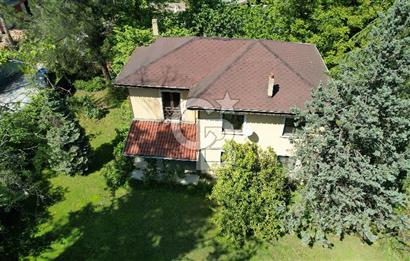 SAPANCA İPEKYOLU CADDESİ ÜZERİNDE 1.241M2 BAHÇELİ SATILIK VİLLA
