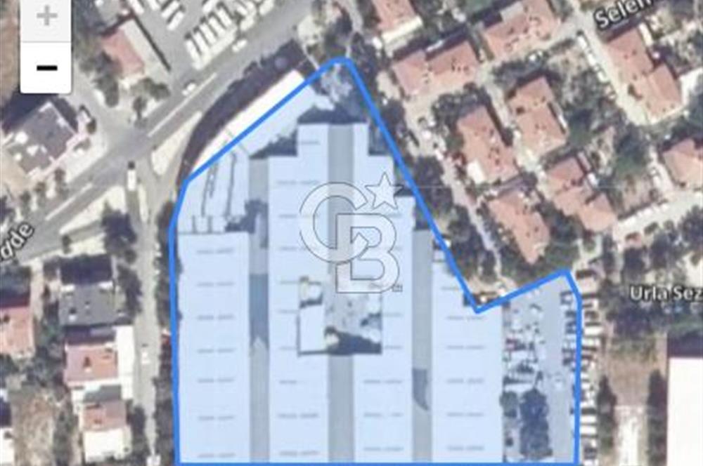 Urla Cuma pazarında satılık dükkan