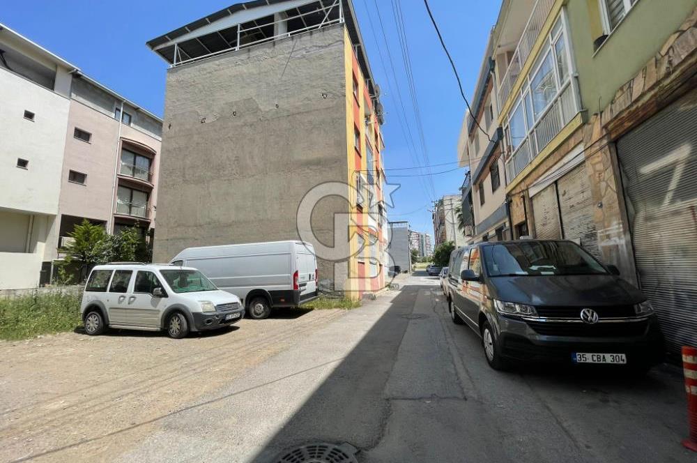 BAYRAKLI POSTACILAR’DA FERAH 2+1 SATILIK DAİRE 