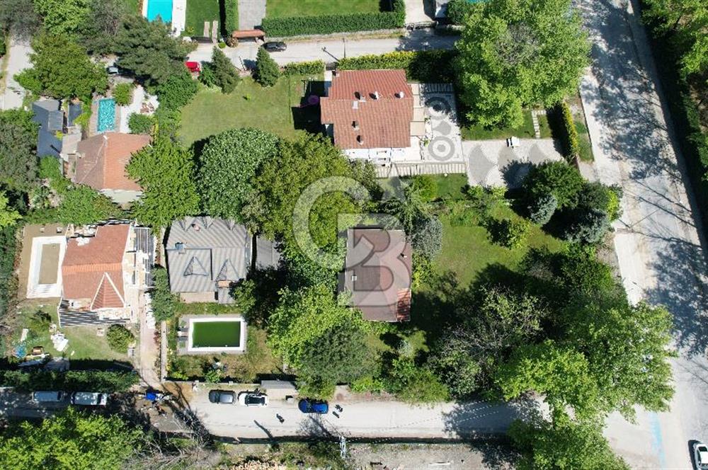 SAPANCA İPEKYOLU CADDESİ ÜZERİNDE 1.241M2 BAHÇELİ SATILIK VİLLA