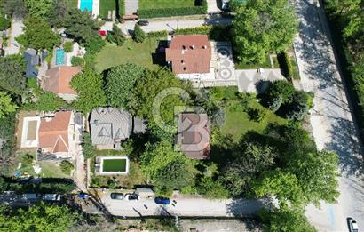 SAPANCA İPEKYOLU CADDESİ ÜZERİNDE 1.241M2 BAHÇELİ SATILIK VİLLA