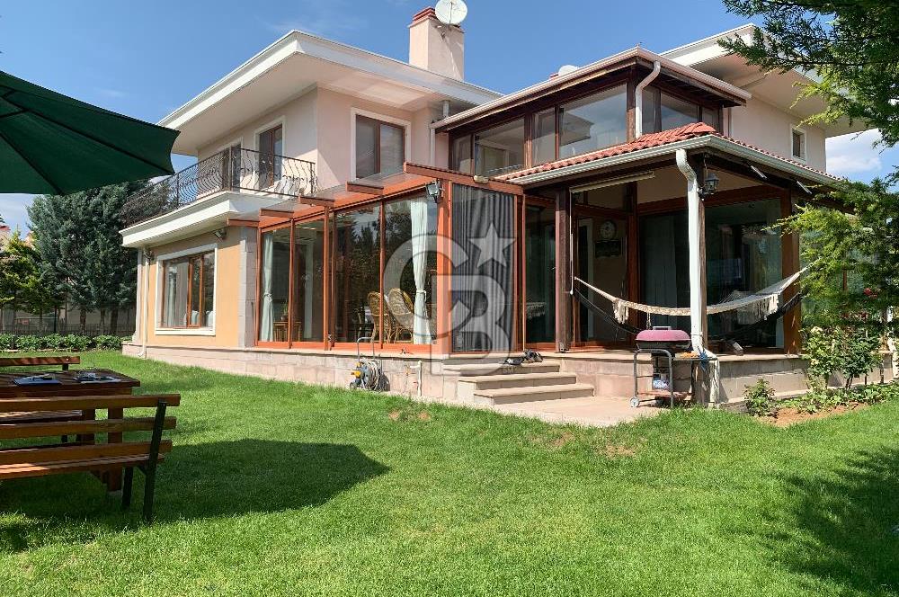 GÖLBAŞI BALLIKPINAR'DA MÜSTAKİL GENİŞ PEYJAŞLI 5+1 SATILIK VİLLA