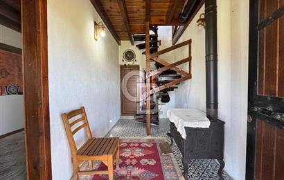 SELÇUK ŞİRİNCE’DE SATILIK DUBLEKS AHŞAP EVLİ MÜSTAKİL TARLA