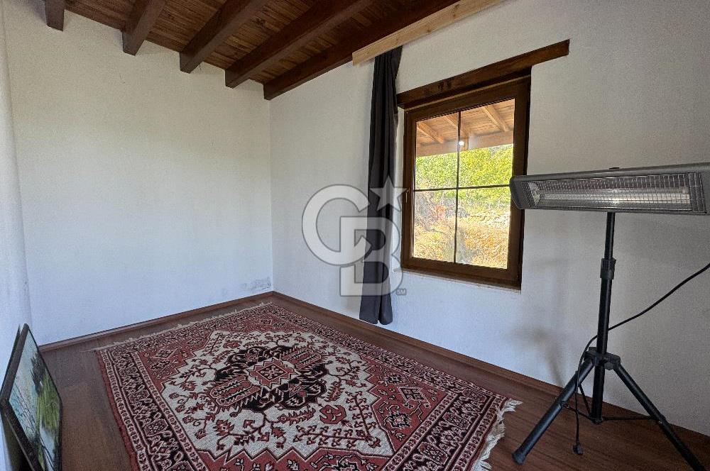 SELÇUK ŞİRİNCE’DE SATILIK DUBLEKS AHŞAP EVLİ MÜSTAKİL TARLA