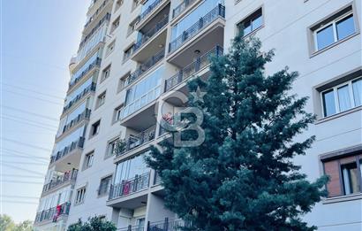 Bornova Evka-3 Özveri Sitesi’nde Ferah Ve Park Manzaralı  3+1 Satılık Daire 