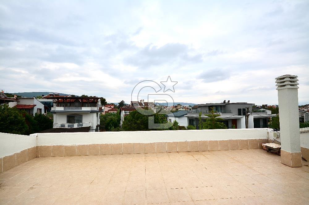 Urla Kalabak'ta Satılık 5+1 Müstakil Villa