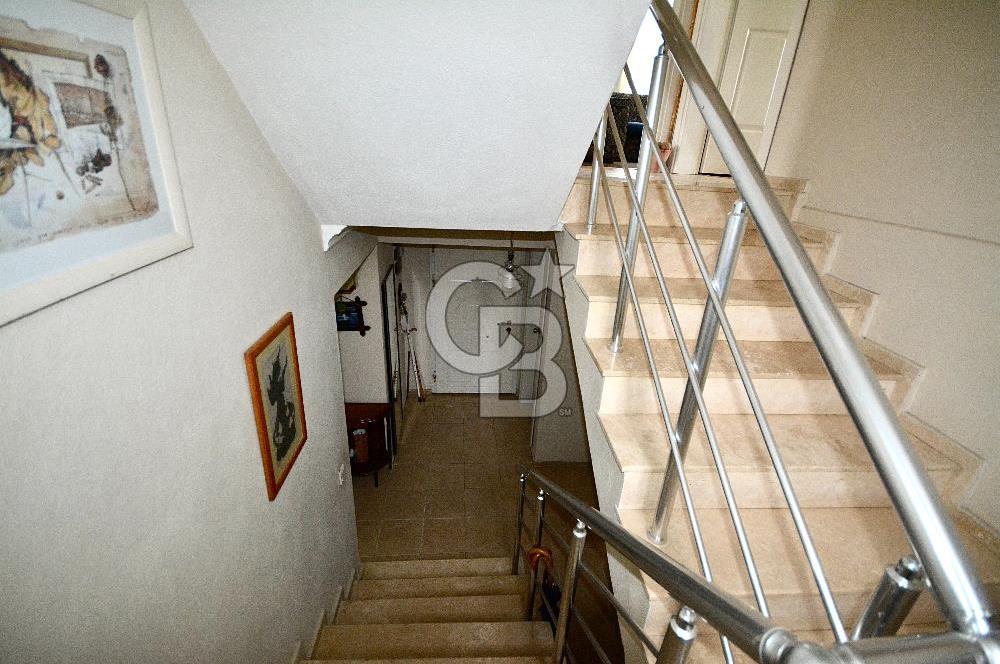 Urla Kalabak'ta Satılık 5+1 Müstakil Villa