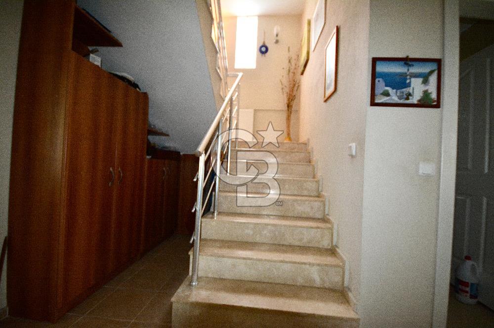 Urla Kalabak'ta Satılık 5+1 Müstakil Villa