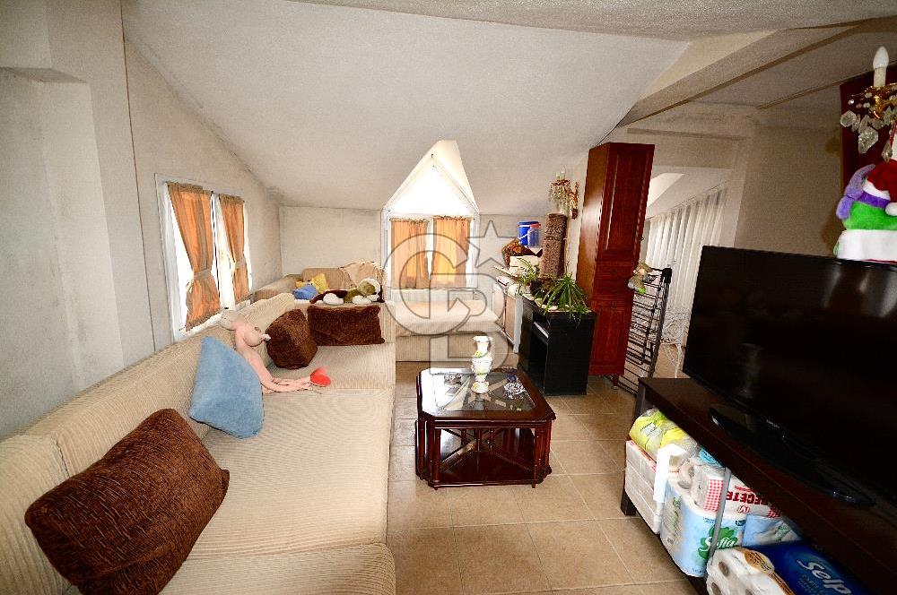 Urla Kalabak'ta Satılık 5+1 Müstakil Villa