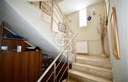 Urla Kalabak'ta Satılık 5+1 Müstakil Villa