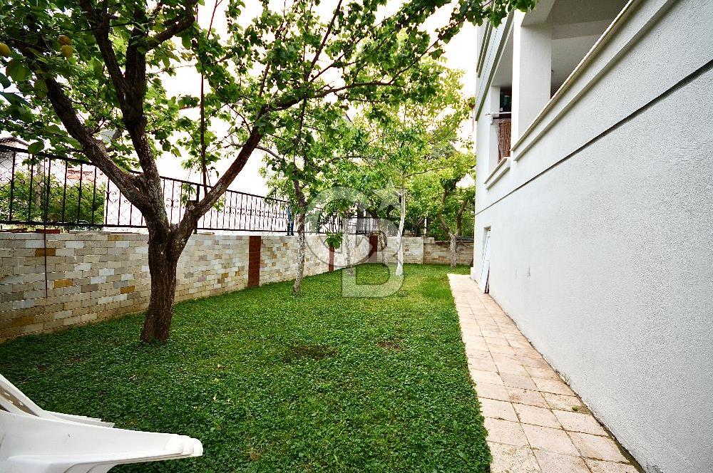 Urla Kalabak'ta Satılık 5+1 Müstakil Villa