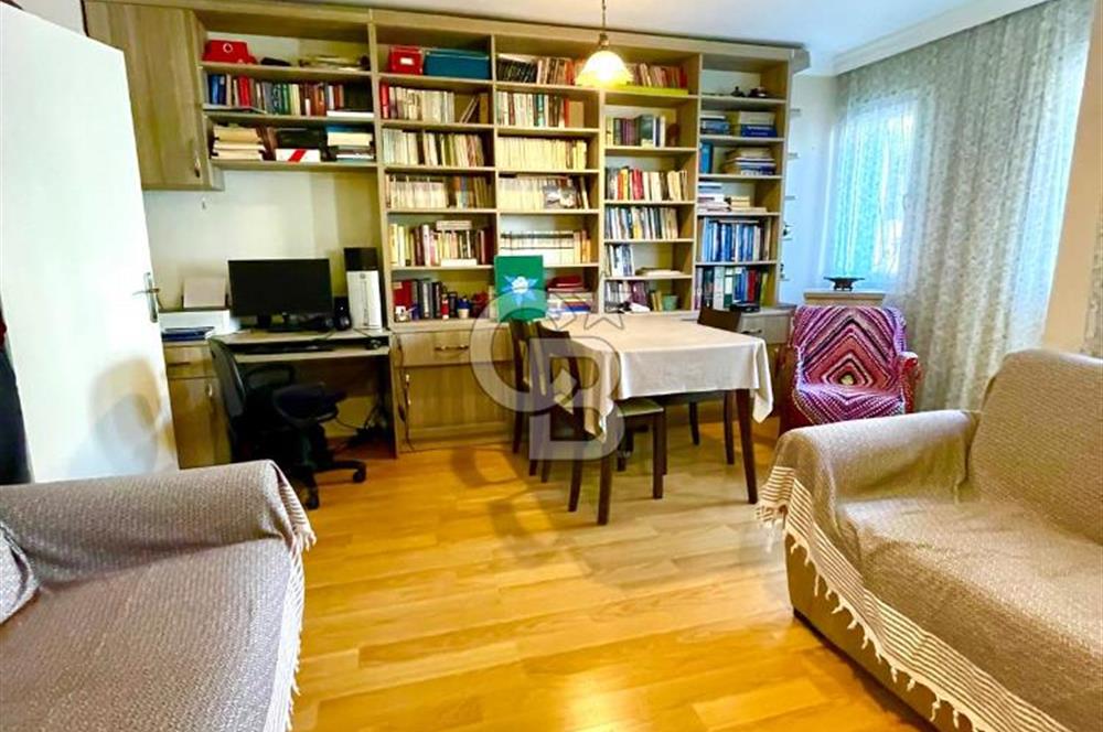 ESKİ FOÇA MERKEZDE DENİZE YÜRÜME MESAFESİ BAKIMLI SATILIK DAİRE