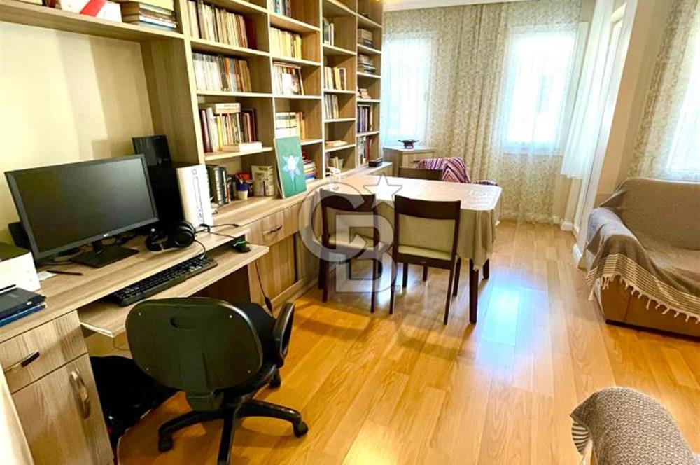 ESKİ FOÇA MERKEZDE DENİZE YÜRÜME MESAFESİ BAKIMLI SATILIK DAİRE
