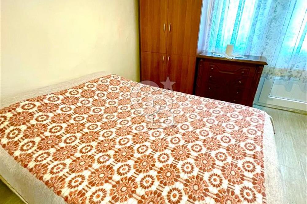ESKİ FOÇA MERKEZDE DENİZE YÜRÜME MESAFESİ BAKIMLI SATILIK DAİRE