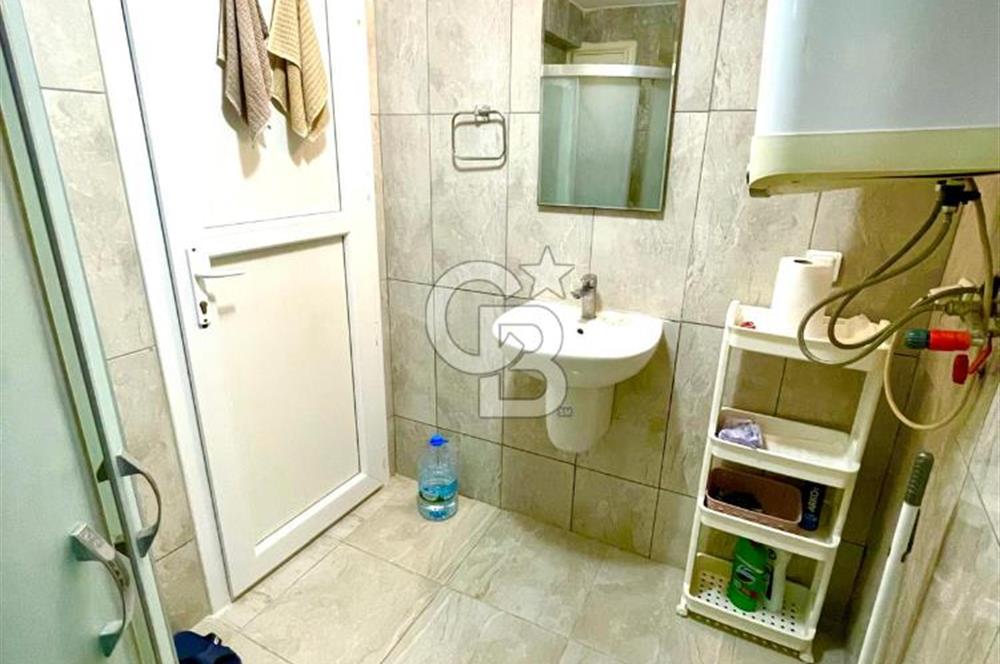 ESKİ FOÇA MERKEZDE DENİZE YÜRÜME MESAFESİ BAKIMLI SATILIK DAİRE