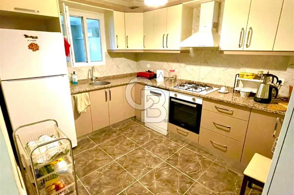 ESKİ FOÇA MERKEZDE DENİZE YÜRÜME MESAFESİ BAKIMLI SATILIK DAİRE