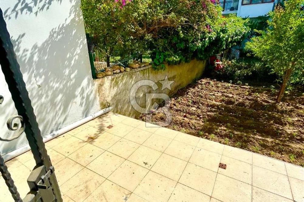 ESKİ FOÇA MERKEZDE DENİZE YÜRÜME MESAFESİ BAKIMLI SATILIK DAİRE