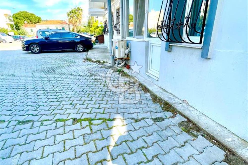 ESKİ FOÇA MERKEZDE DENİZE YÜRÜME MESAFESİ BAKIMLI SATILIK DAİRE