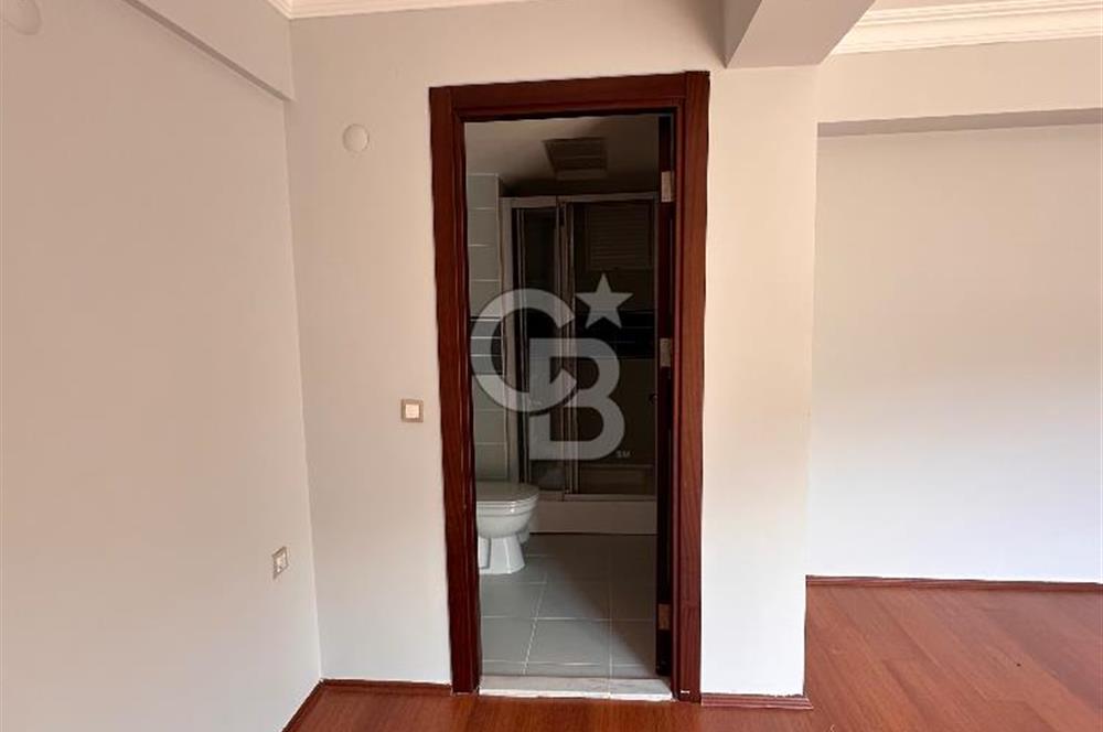 İzmir Narlıderede Site İçerisinde  Deniz - Körfez Manzaralı Satılık 3+1 Daire 