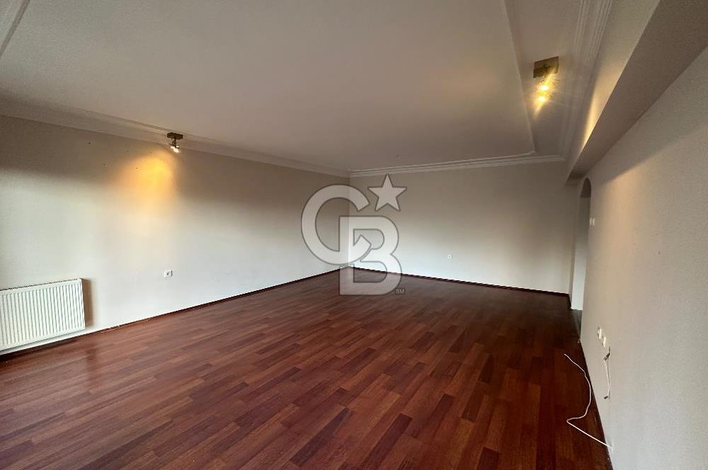 Bornova Evka-3 Özveri Sitesi’nde Ferah Ve Park Manzaralı  3+1 Satılık Daire 
