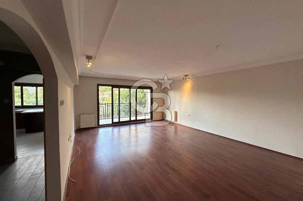 Bornova Evka-3 Özveri Sitesi’nde Ferah Ve Park Manzaralı  3+1 Satılık Daire 