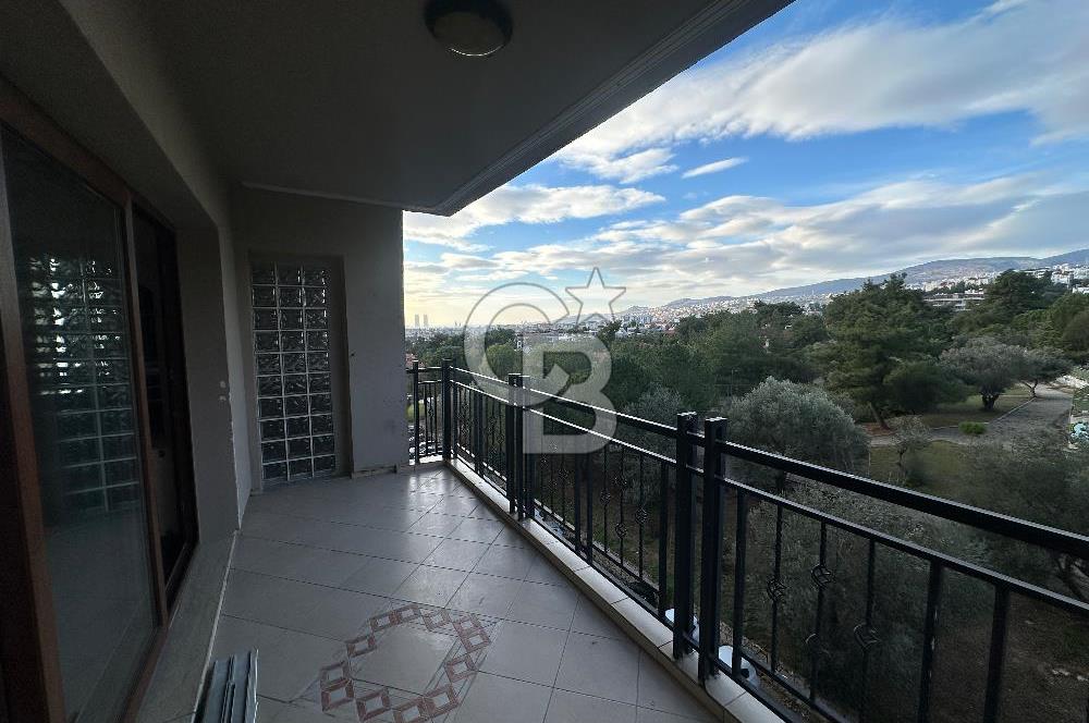 Bornova Evka-3 Özveri Sitesi’nde Ferah Ve Park Manzaralı  3+1 Satılık Daire 