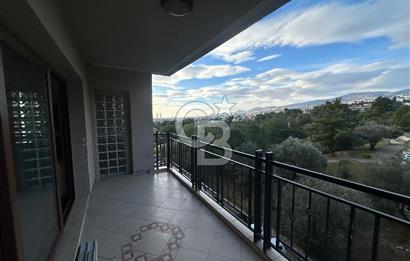 Bornova Evka-3 Özveri Sitesi’nde Ferah Ve Park Manzaralı  3+1 Satılık Daire 