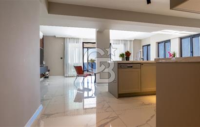 AKÇAY KORDON'DA PANORAMİK DENİZ MANZARALI  ÖZEL TASARIM GENİŞ 1+1 DAİRE