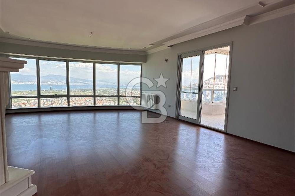 İzmir Narlıderede Site İçerisinde  Deniz - Körfez Manzaralı Satılık 3+1 Daire 