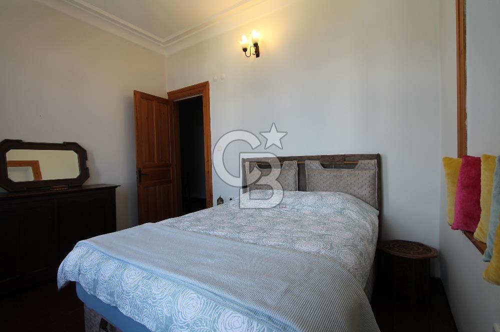 Urla İskelede Eşsiz Konumda Kiralık 2+1 Villa