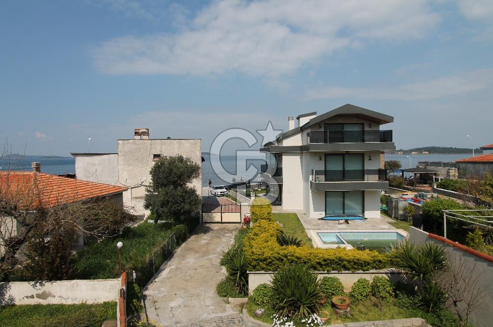 Urla İskelede Eşsiz Konumda Kiralık 2+1 Villa
