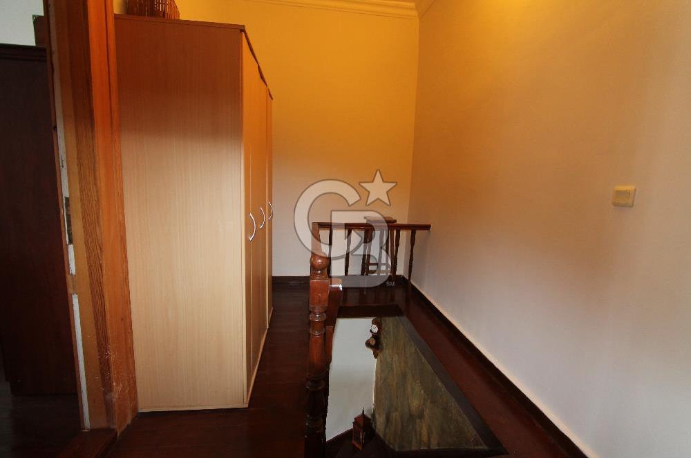 Urla İskelede Eşsiz Konumda Kiralık 2+1 Villa