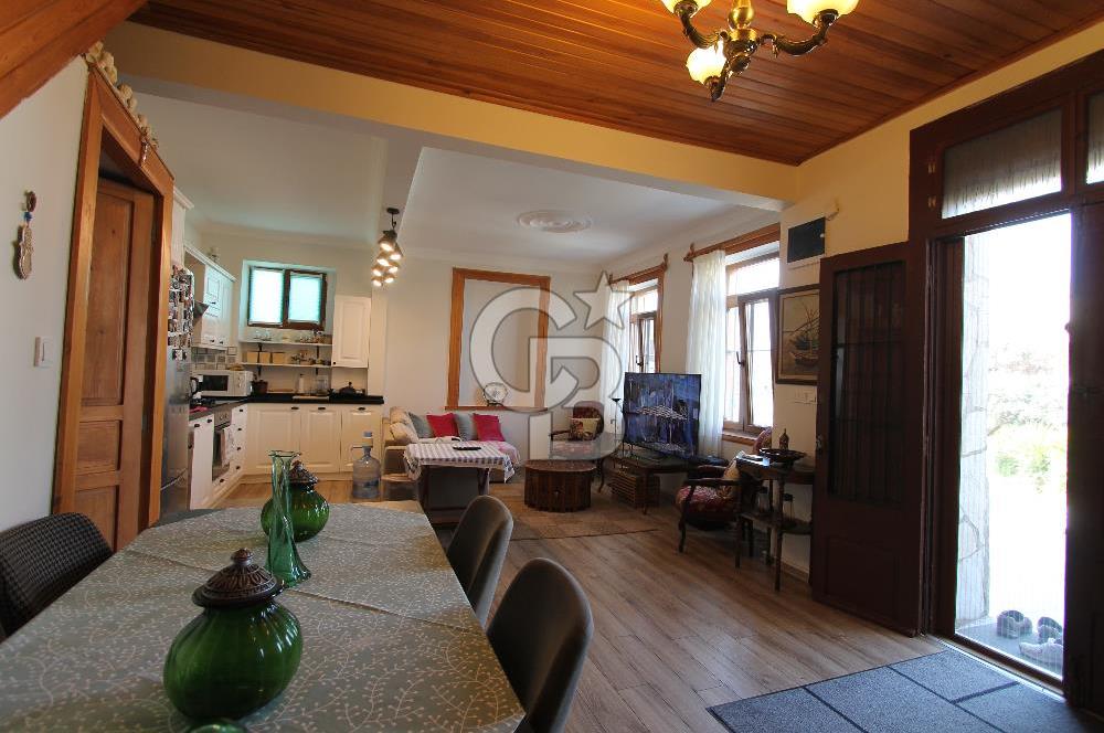 Urla İskelede Eşsiz Konumda Kiralık 2+1 Villa