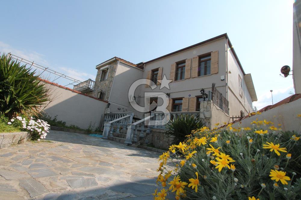 Urla İskelede Eşsiz Konumda Kiralık 2+1 Villa