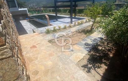BODRUM KIZILAĞAÇ'TA HAVUZLU 1.200 M2 BAHÇELİ SATILIK VİLLA