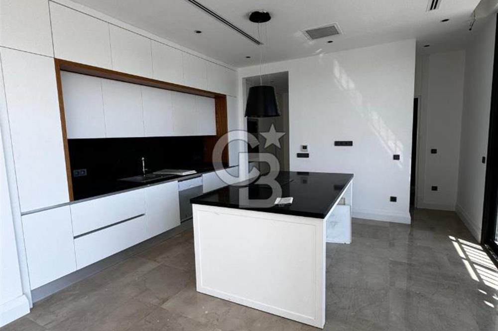 BODRUM KIZILAĞAÇ'TA HAVUZLU 1.200 M2 BAHÇELİ SATILIK VİLLA