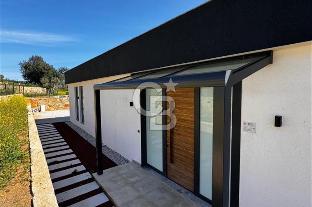 BODRUM KIZILAĞAÇ'TA HAVUZLU 1.200 M2 BAHÇELİ SATILIK VİLLA