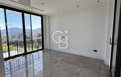 BODRUM KIZILAĞAÇ'TA HAVUZLU 1.200 M2 BAHÇELİ SATILIK VİLLA