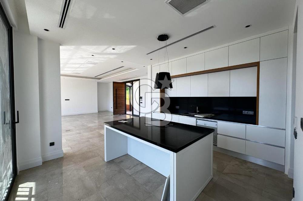 BODRUM KIZILAĞAÇ'TA HAVUZLU 1.200 M2 BAHÇELİ SATILIK VİLLA