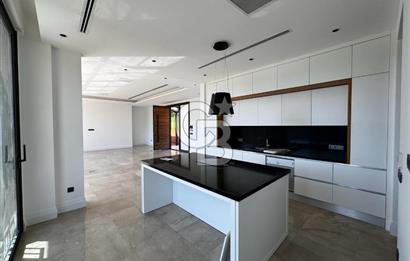 BODRUM KIZILAĞAÇ'TA HAVUZLU 1.200 M2 BAHÇELİ SATILIK VİLLA