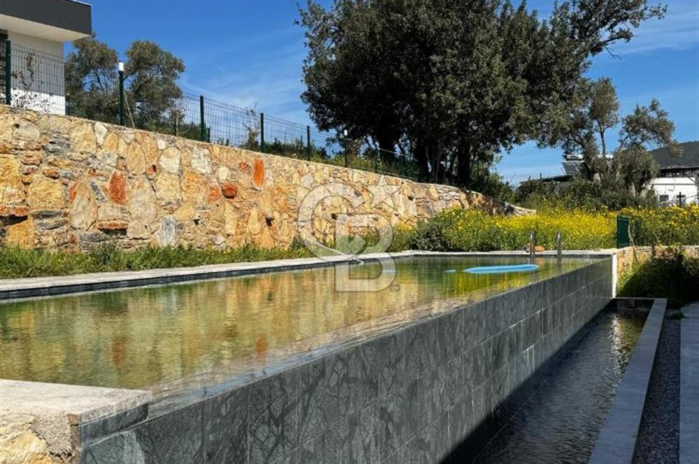 BODRUM KIZILAĞAÇ'TA HAVUZLU 1.200 M2 BAHÇELİ SATILIK VİLLA