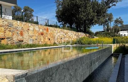 BODRUM KIZILAĞAÇ'TA HAVUZLU 1.200 M2 BAHÇELİ SATILIK VİLLA