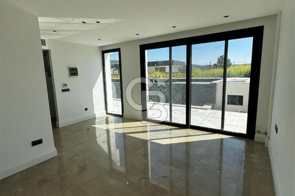 BODRUM KIZILAĞAÇ'TA HAVUZLU 1.200 M2 BAHÇELİ SATILIK VİLLA