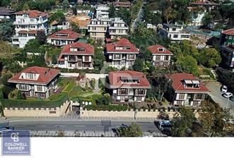 ÜSKÜDAR KISIKLI'DA FIRSAT VİLLA